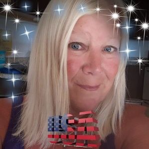 Meet your Posher, Laurie